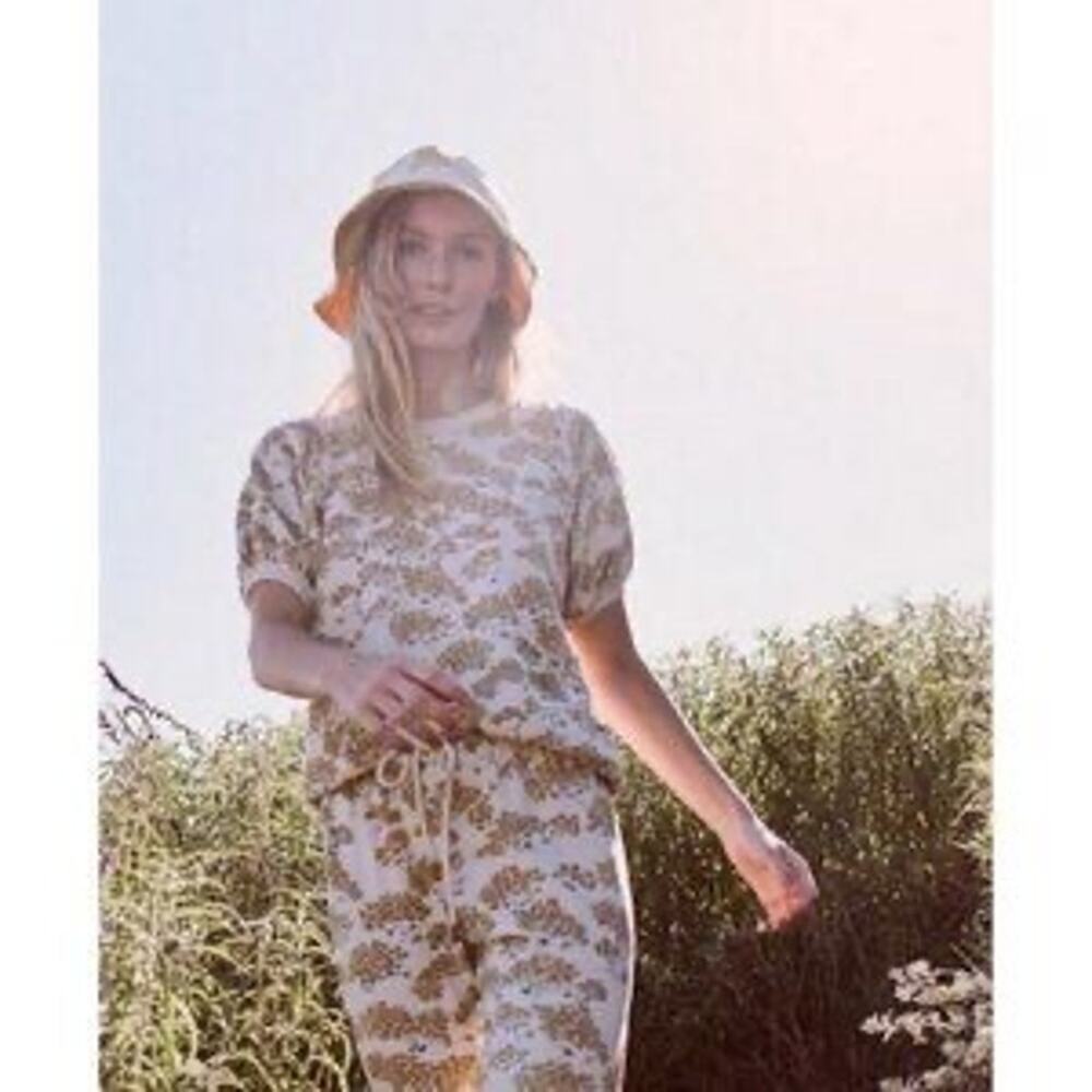 The Great chamomile floral puff sleeve sweatshirt and cropped wide leg pant set